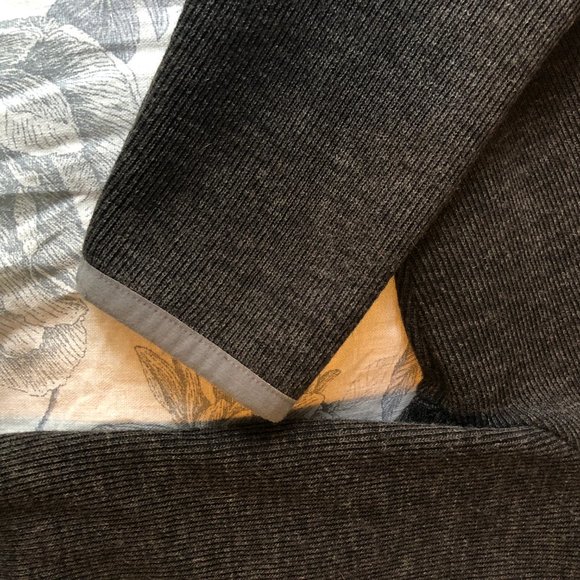 Womens NorthFace Zip up jacket - Picture 3 of 4